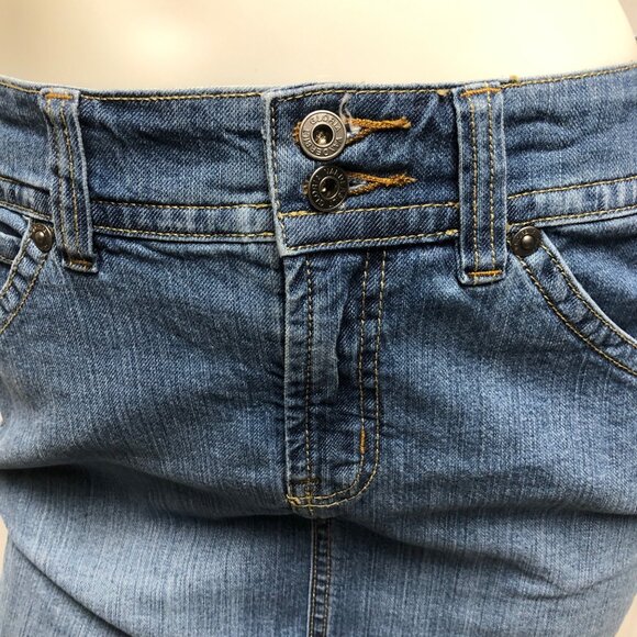 Gloria Vanderbilt Jean Skirt Womens Size 8 Blue Denim Pockets Knee Length Casual - Picture 2 of 7